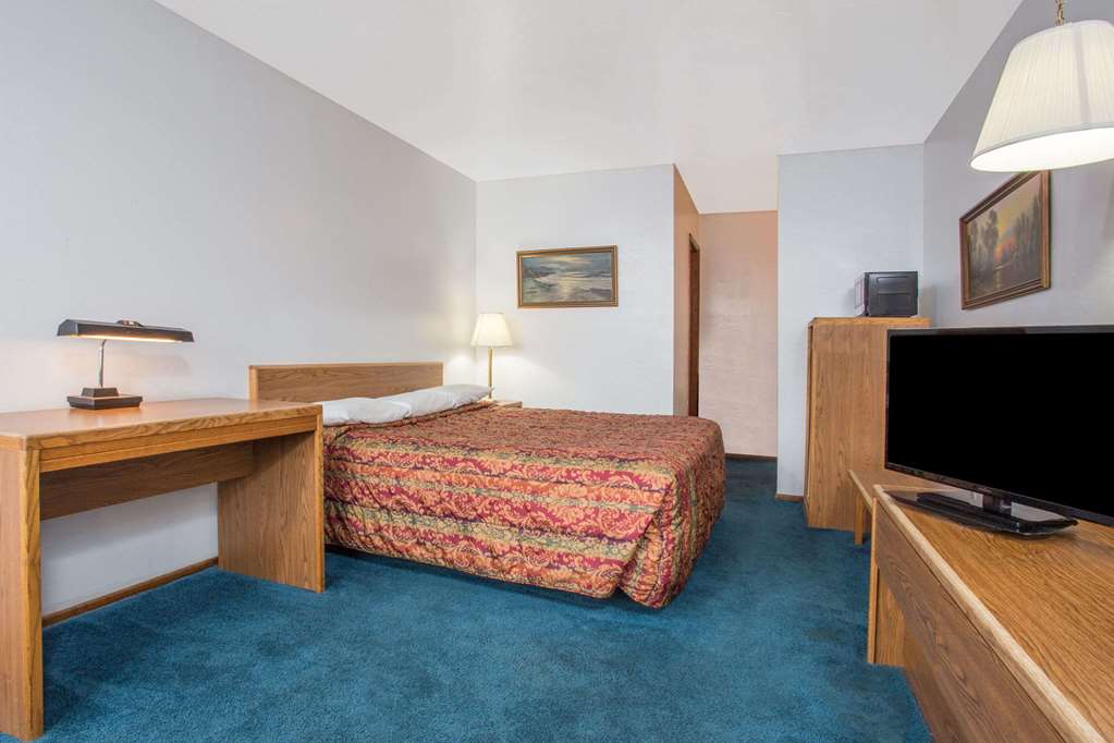 Knights Inn Boardman - photo 9