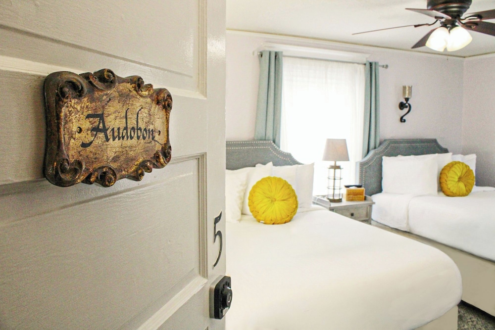 Inn on Charlotte Boutique Hotel - photo 17