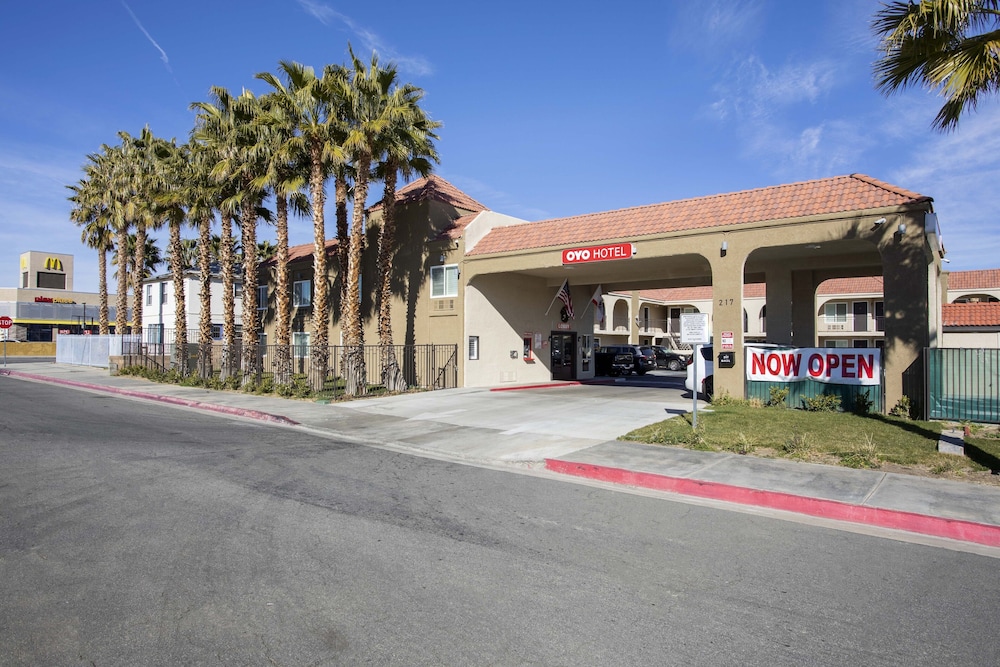 OYO Hotel Palmdale Antelope Valley - photo 35