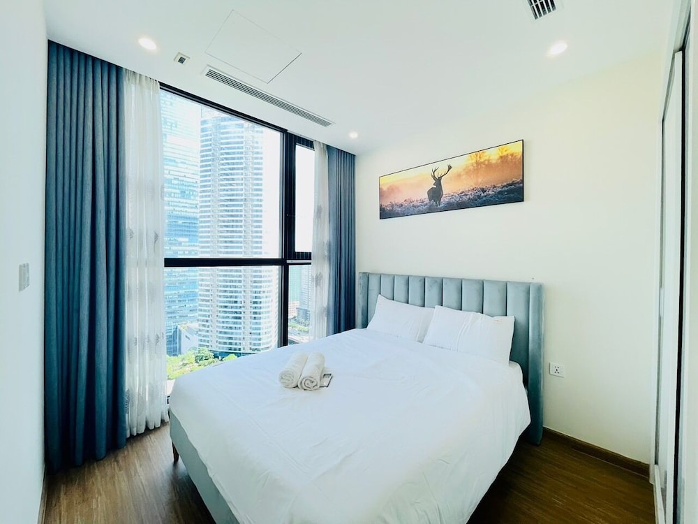 Vinhomes Skylake Apartment City View — 4-Star Luxury Hotel in Hanoi, Vietnam