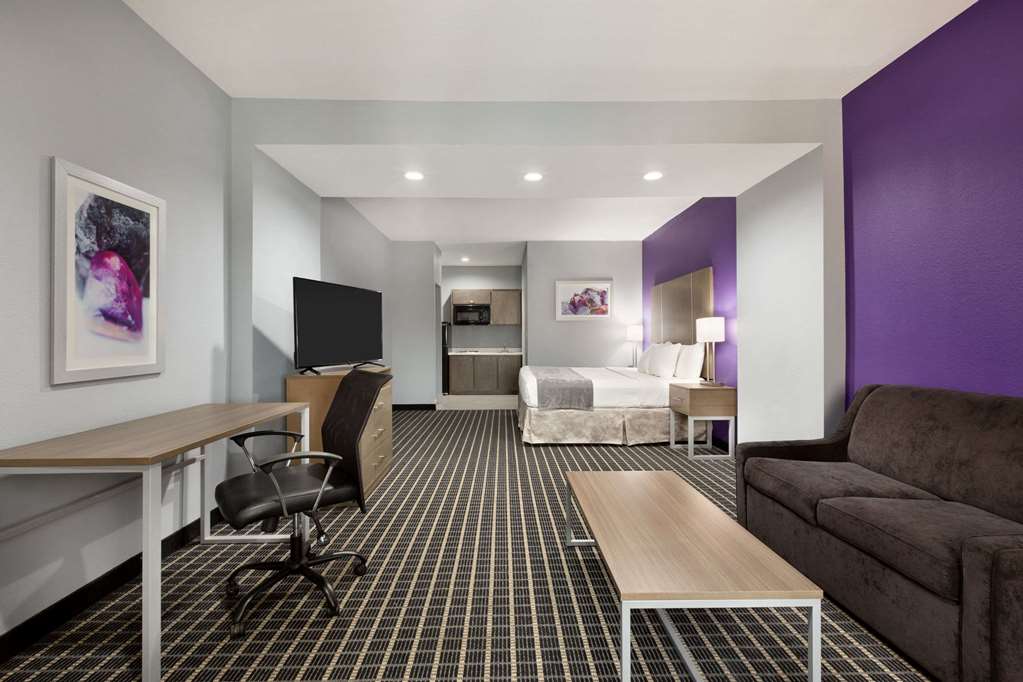 Days Inn by Wyndham Odessa - photo 19
