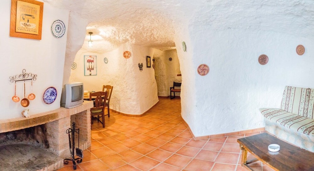 Casas Cueva Molino Fuencaliente — hotel in Huescar