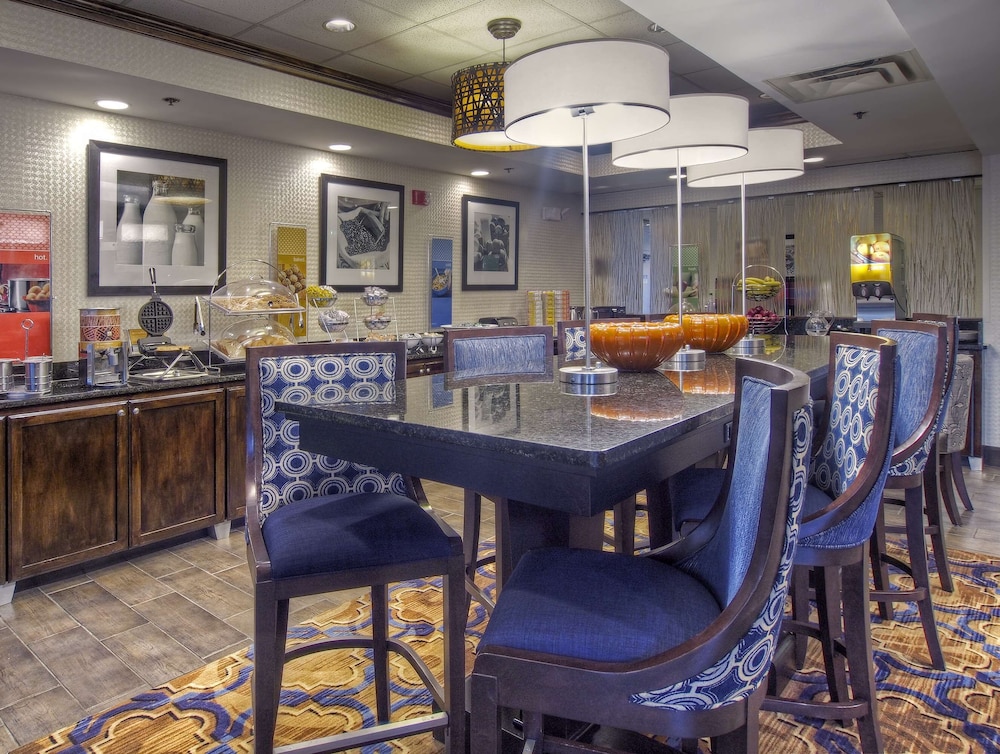 Hampton Inn Bristol - photo 19