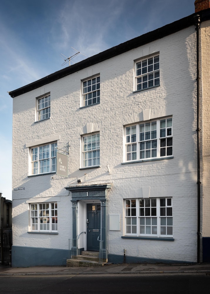 HIX Townhouse — 4-Star Luxury Hotel in Lyme Regis, United Kingdom