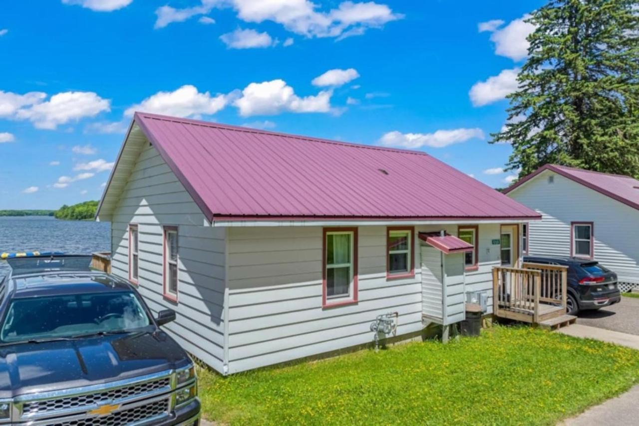 TB 2 Thunder Bay Resort Cabin 2 — hotel in Phelps
