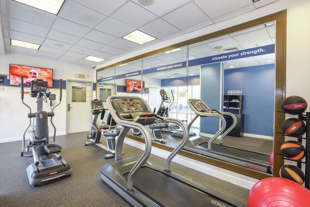 Hampton Inn Jacksonville East Regency Square - photo 21