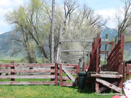 Hansen Guest Ranch