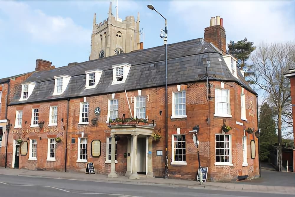 Castle Hotel - carbon neutral hotel in Devizes