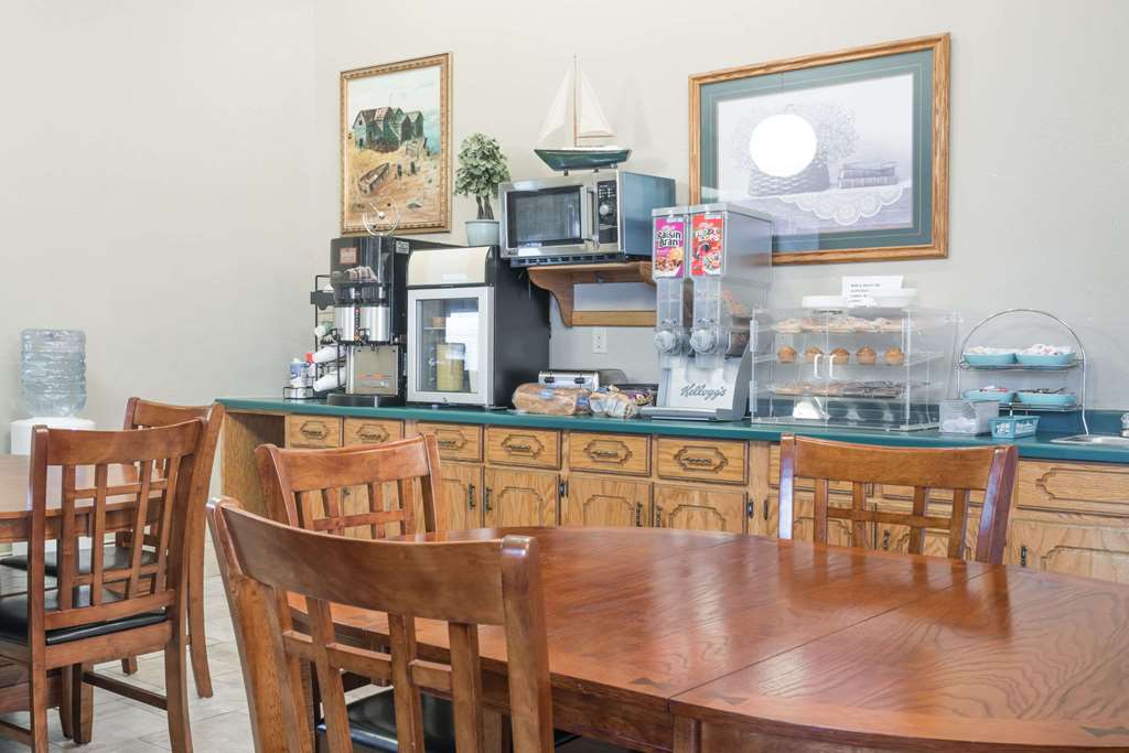 Knights Inn Litchfield - photo 14