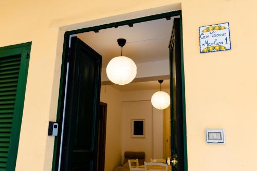 Mare Luna Appartamento nel centro storico di Salerno — 4-Star Luxury Hotel in Salerno, Italy