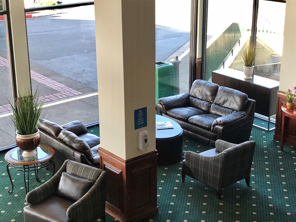 Rogue Regency Inn Medford Airport - photo 7
