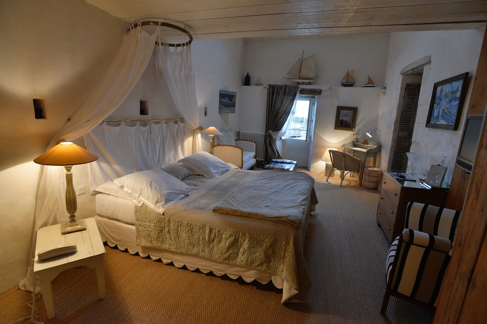 Le Corps de Garde — 4-Star Luxury Hotel in Saint-Martin-De-Re, France