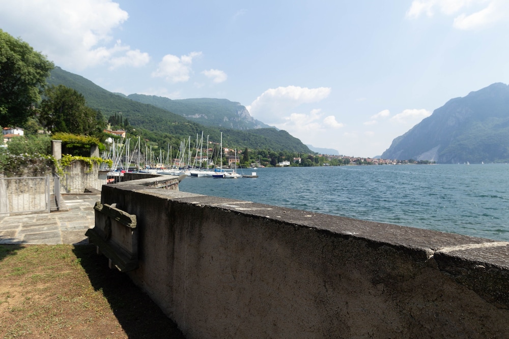 Mamma Ciccia Holiday Home Conventino — 4-Star Luxury Hotel in Mandello Del Lario, Italy