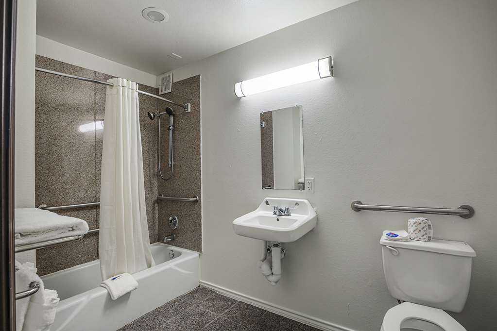 Motel 6 Pasadena TX - photo 27
