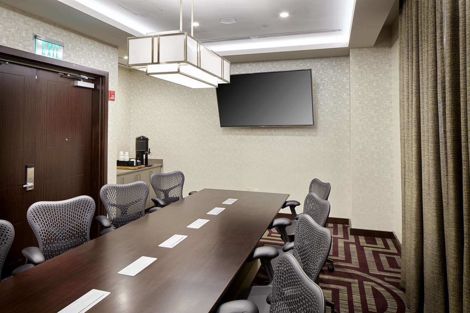 Hilton Garden Inn Roslyn - photo 13