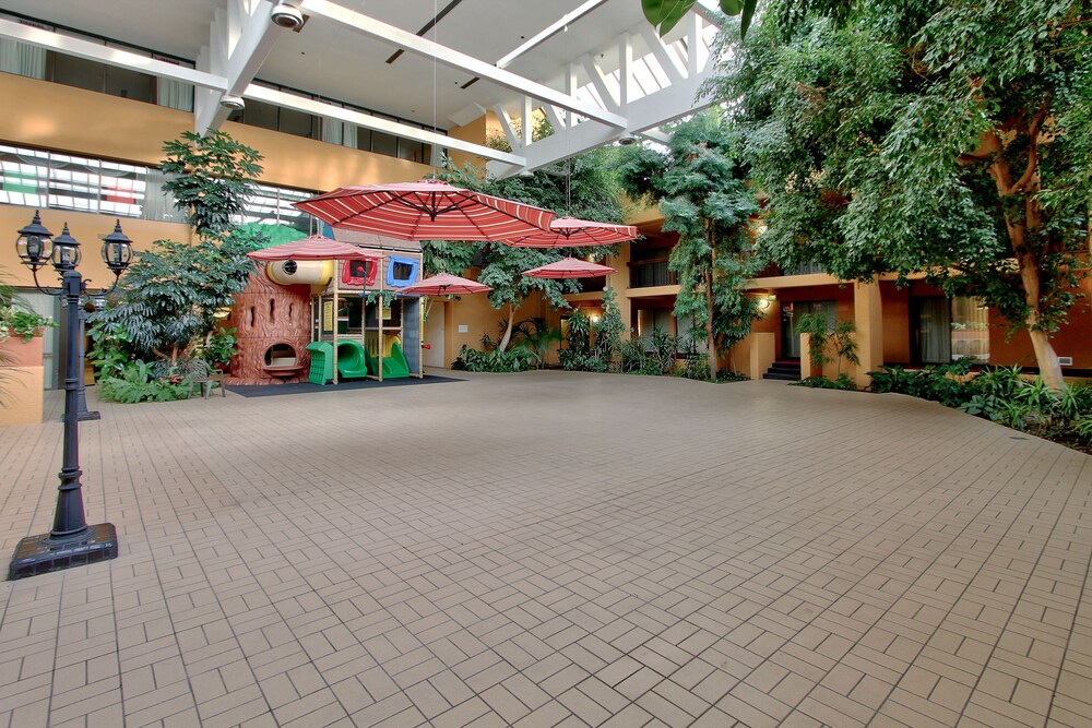 Hotel Elegante Conference & Event Center Colorado Springs - photo 29