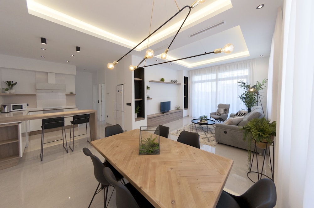 Apartamentos La Laguna II Luxury Apartments — 4-Star Luxury Hotel in Rojales, Spain