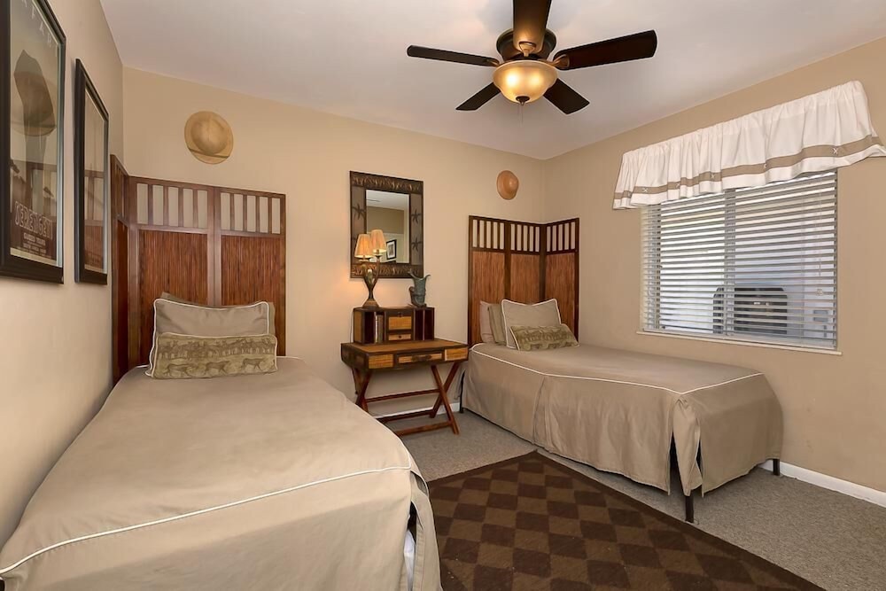 1650 Galleon Court — 4-Star Luxury Hotel in Marco Island, United States