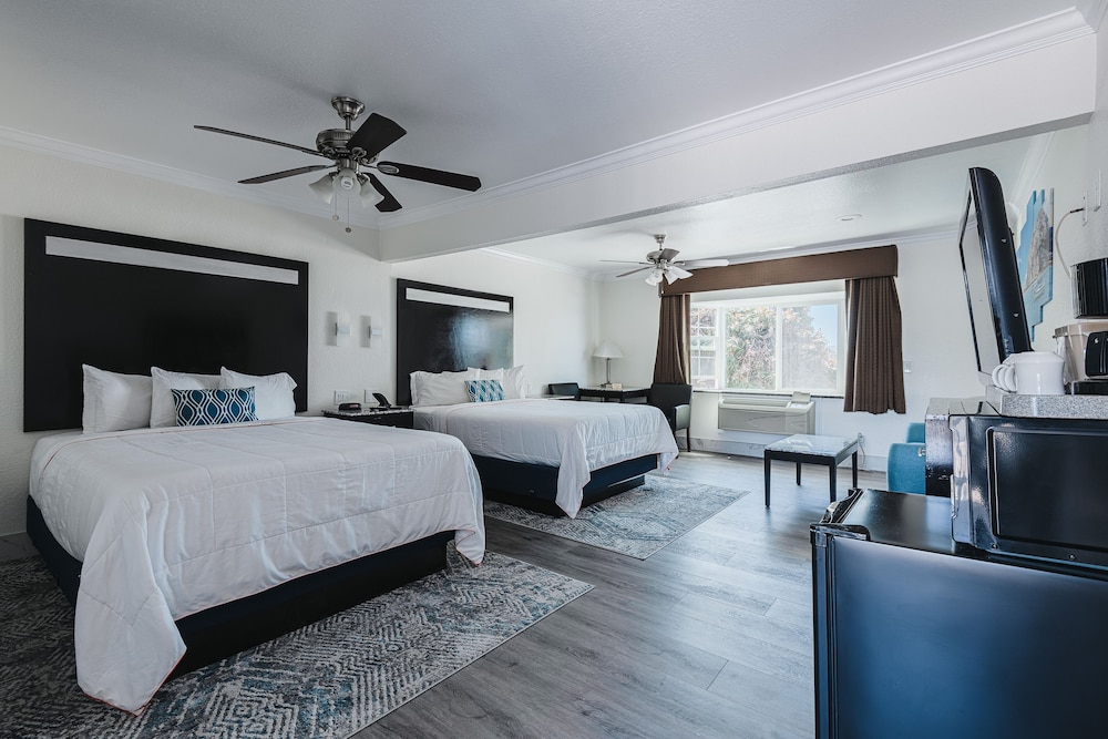 Sea Air Inn & Suites Downtown Restaurant Row in Morro Bay, United States