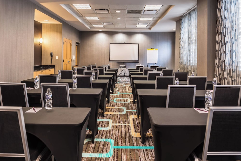 Residence Inn by Marriott Pittsburgh North Shore - photo 60