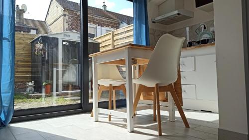 Maisonnette Entiere Et Privee 600m de la Gare — hotel in Margny-Les-Compiegne