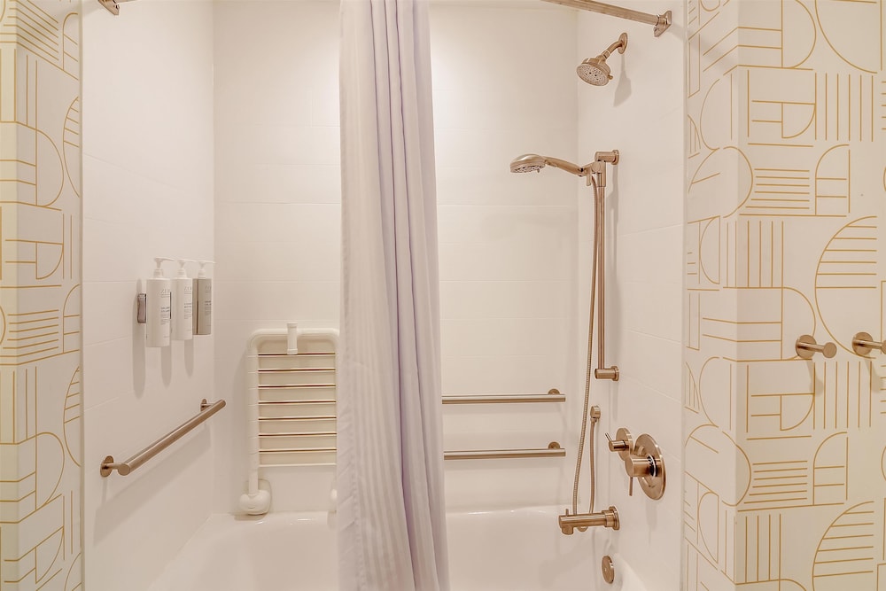 Home2 Suites by Hilton Crestview I 10 - photo 13
