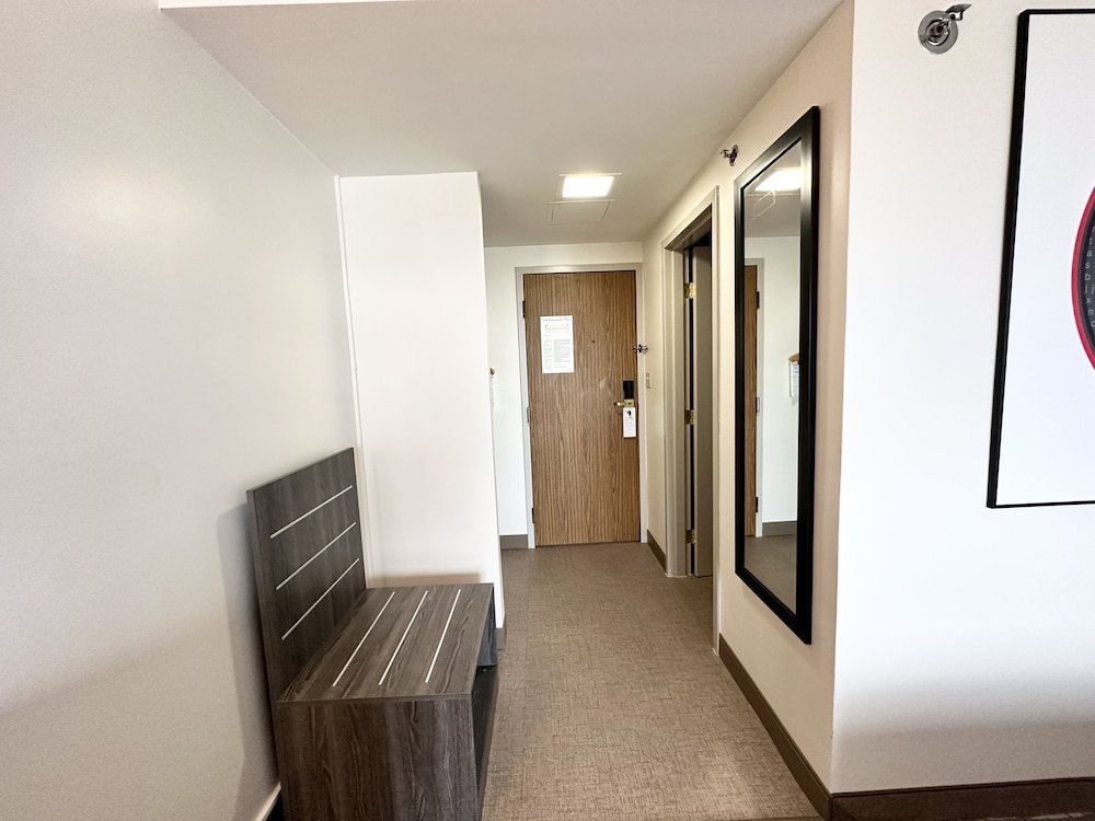 Ramada by Wyndham Cedar Rapids - photo 26