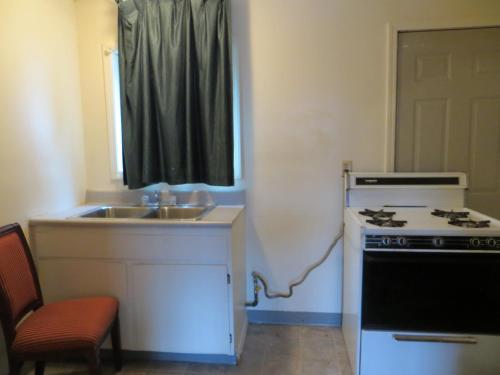 Madison Suites Motel - photo 11
