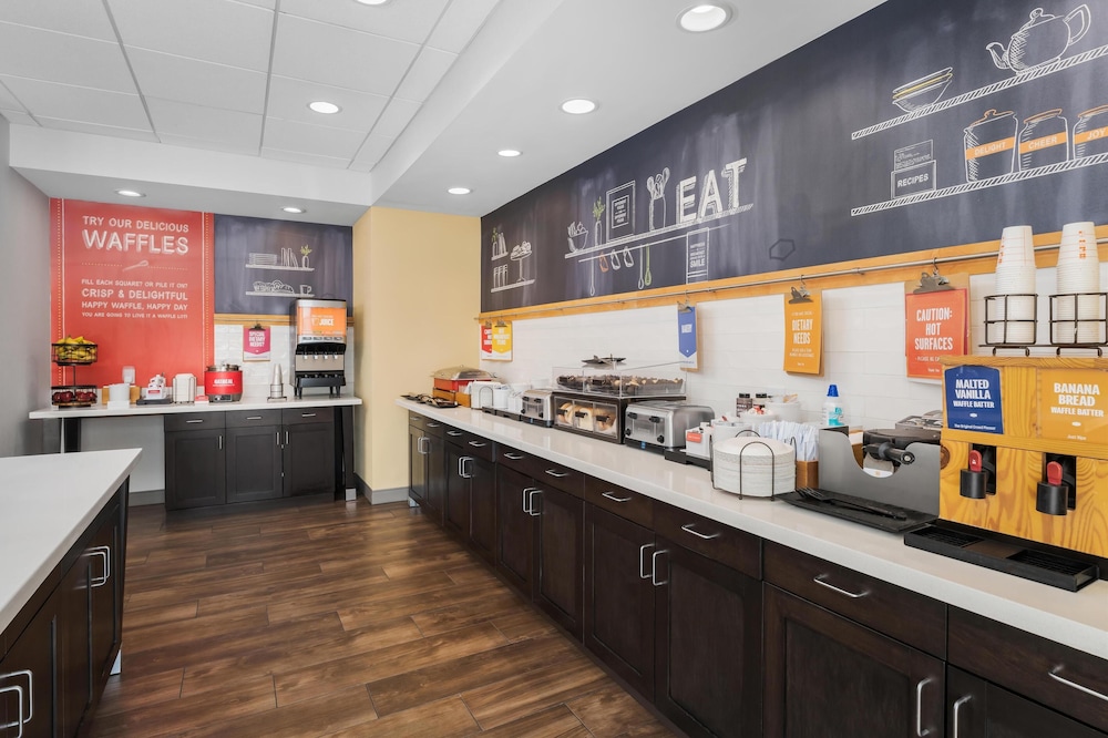 Hampton Inn Pawtucket - photo 28