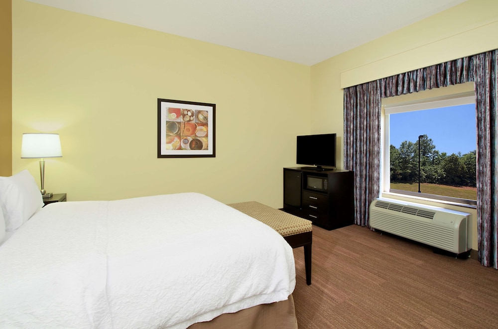 Hampton Inn Winfield - photo 12