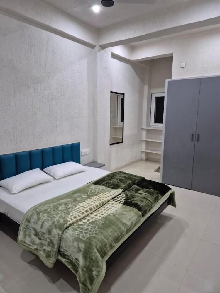 Hotel Blueberry in Jabalpur, India