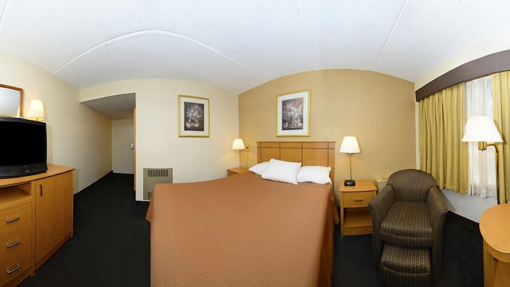 Americas Best Value Inn & Suites St. Cloud - photo 9