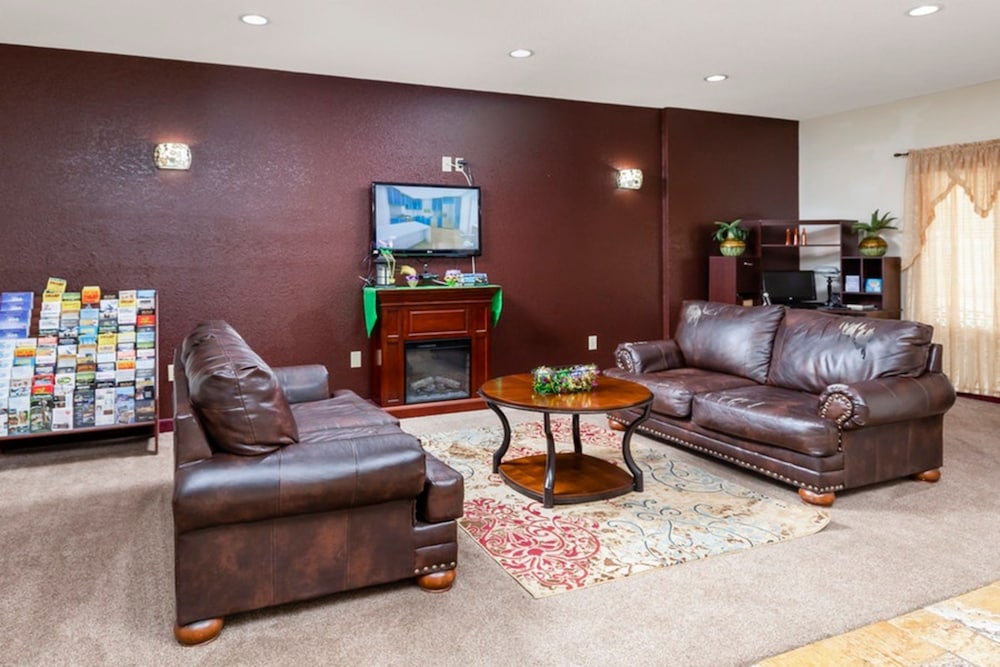 Regency Inn & Suites Biloxi - photo 4