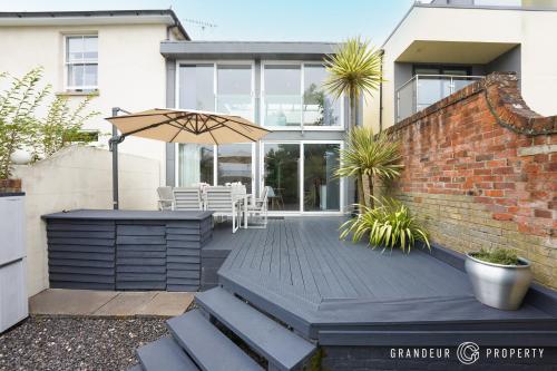 Belmont Retreat by Grandeur Property in Southampton, United Kingdom