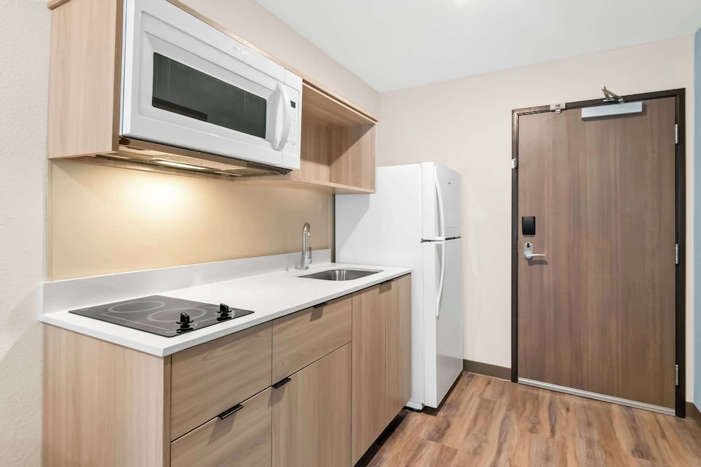 Woodspring Suites Pensacola West - photo 16