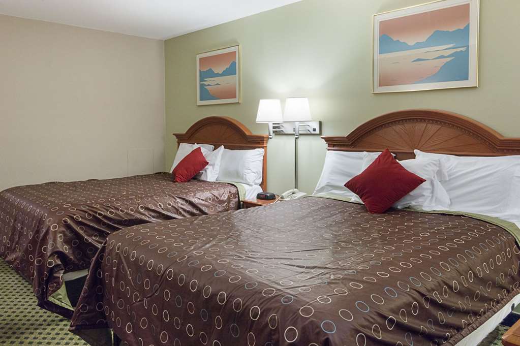 Rodeway Inn Milford I 84 - photo 12