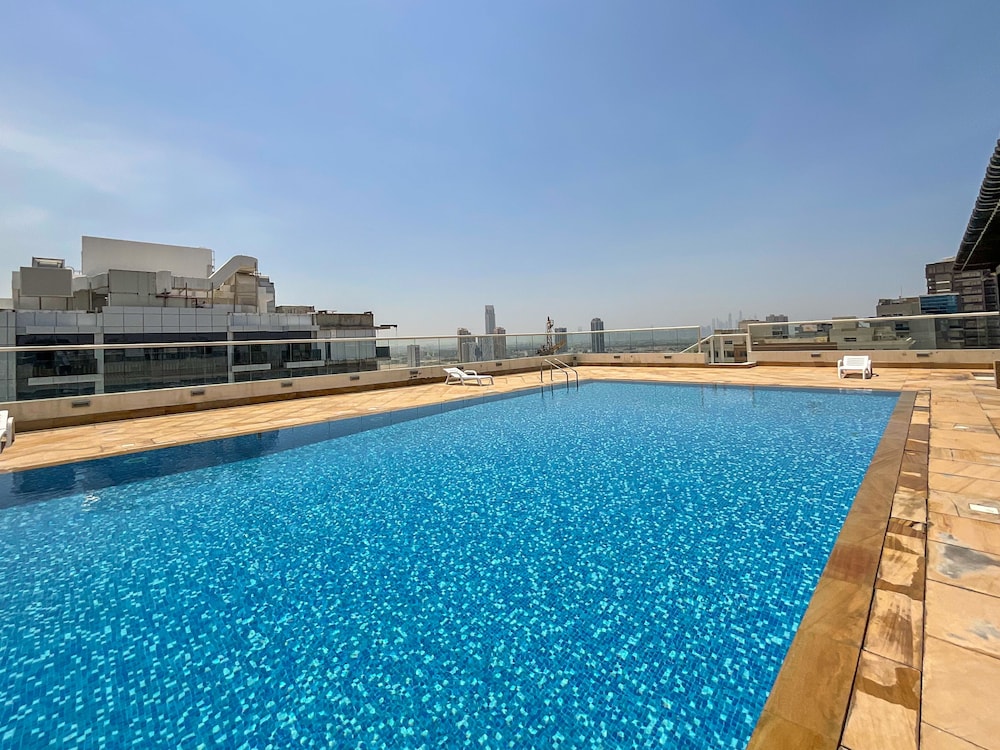 WelHome Apt amidst golf courses perfect for sports lovers — 4-Star Luxury Hotel in Dubai, United Arab Emirates