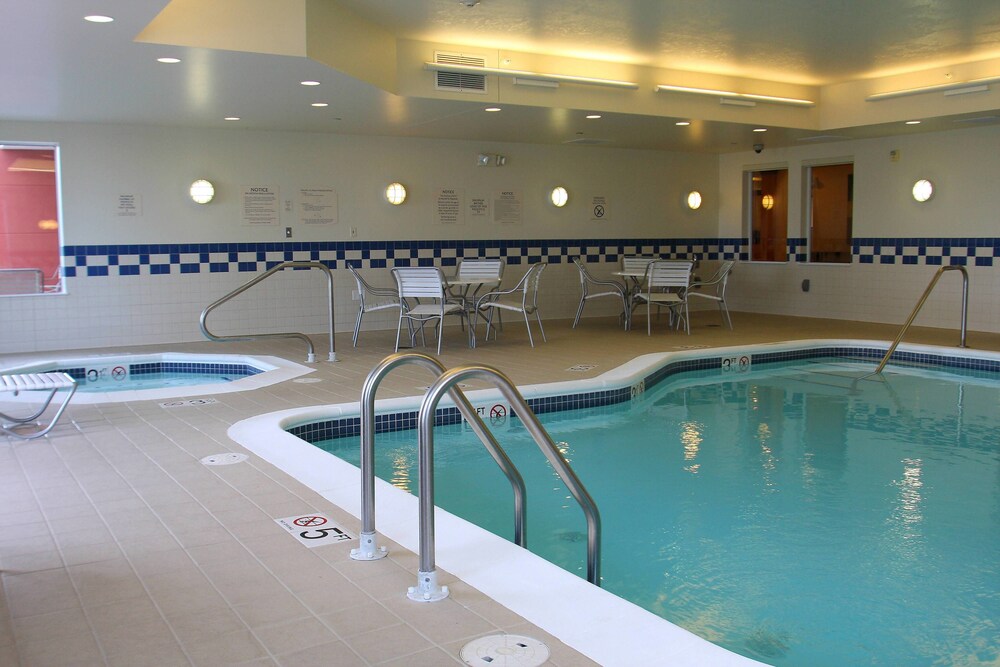 Fairfield Inn and Suites by Marriott Marion - photo 9