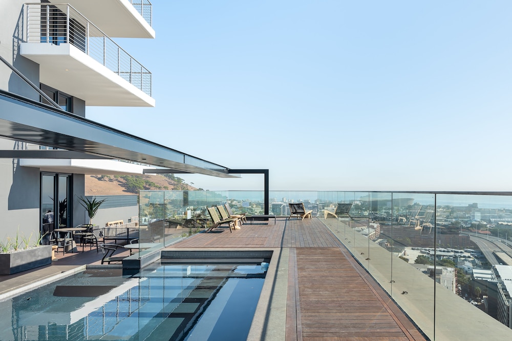 16 on Bree Luxury Apartments — 4-Star Luxury Hotel in Cape Town, South Africa