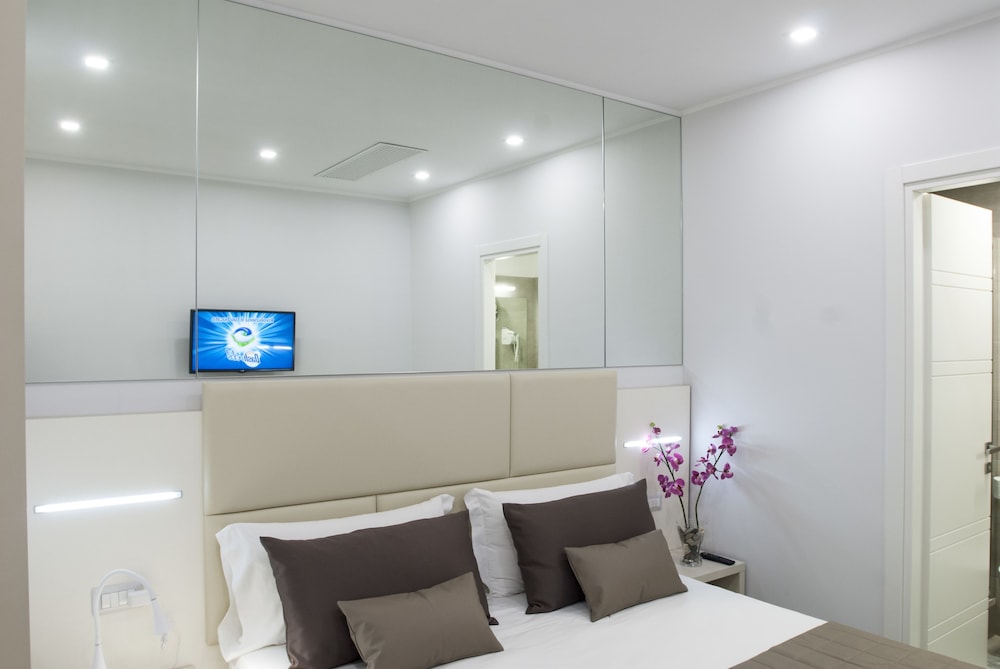 Merulana Holidays — 4-Star Luxury Hotel in Rome, Italy