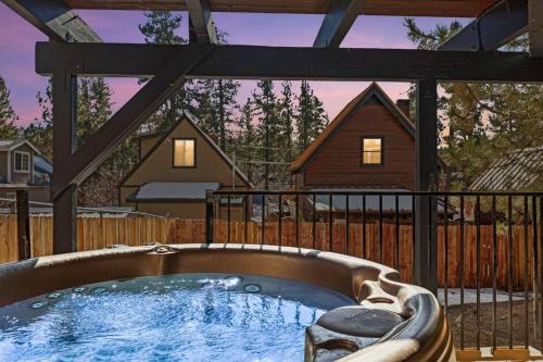 Wild Heart Cabin — 4-Star Luxury Hotel in Big Bear Lake, United States