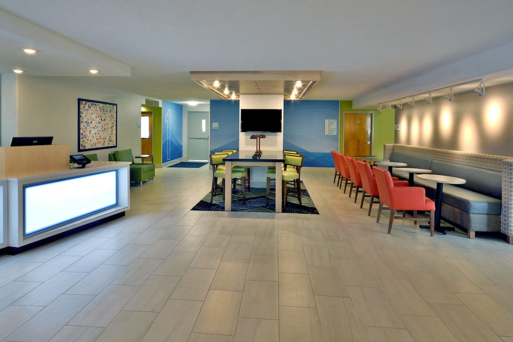 Holiday Inn Express Danville by IHG - photo 42