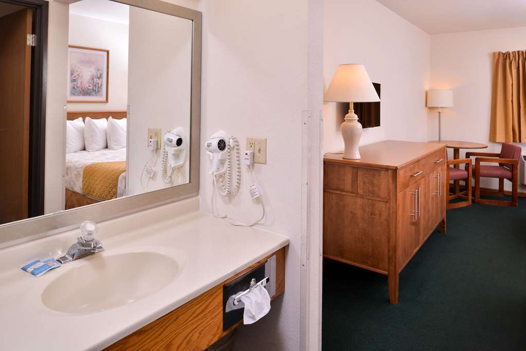 Americas Best Value Inn Missouri Valley - photo 15