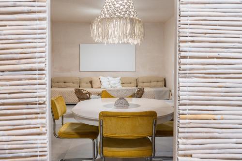 Apartamento a 50 metros de la playa malagueta con vistas al mar — 4-Star Luxury Hotel in Malaga, Spain