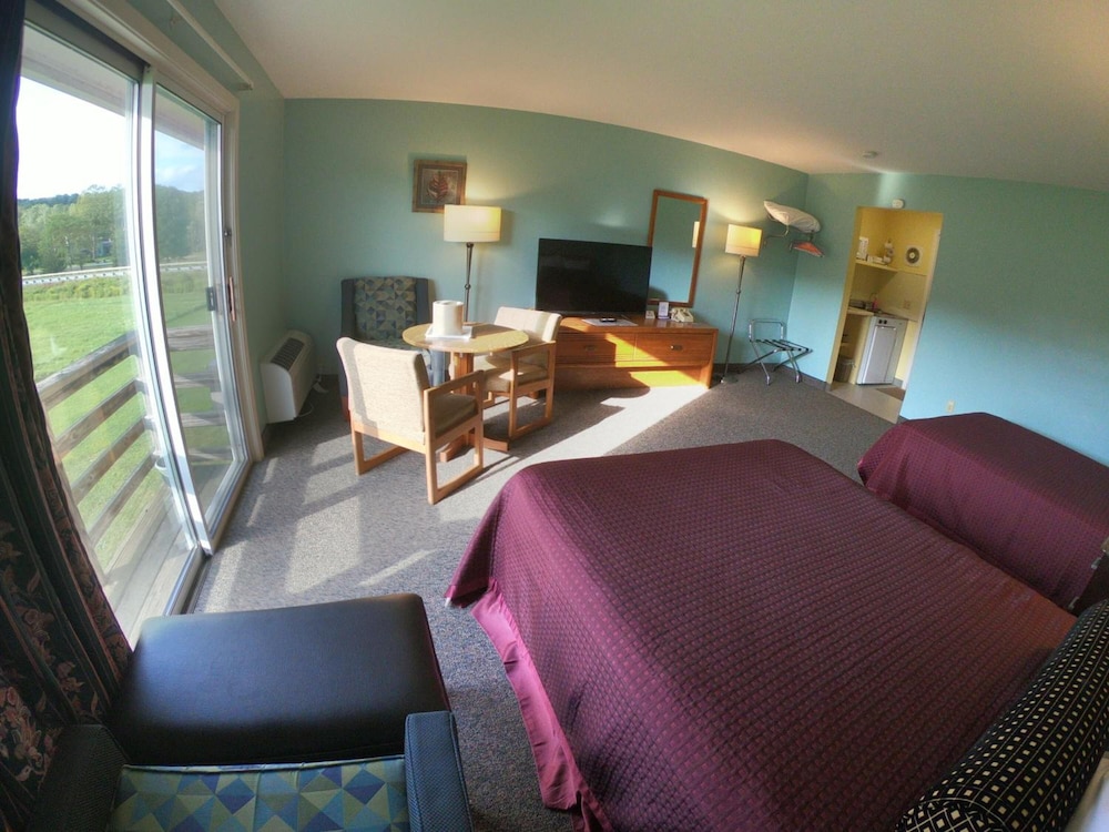 Copper Lantern Motor Lodge - photo 31