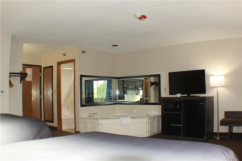 Super 8 by Wyndham Gardner - photo 6