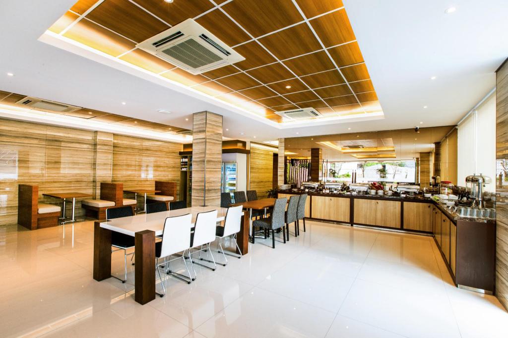 The Point Hotel Balikpapan — Balikpapan — photo 2