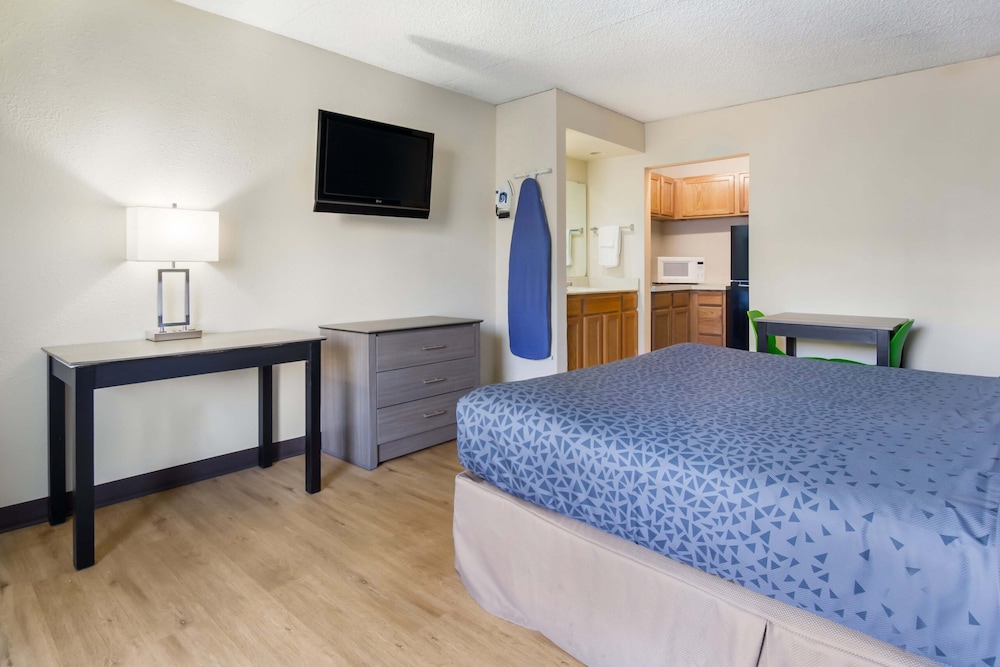 1 Life Studio and Suites - photo 14