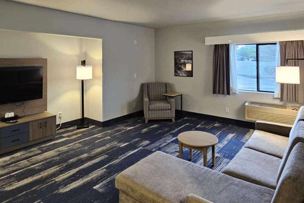Edgewater Inn and Suites an Ascend Collection Hotel - photo 66