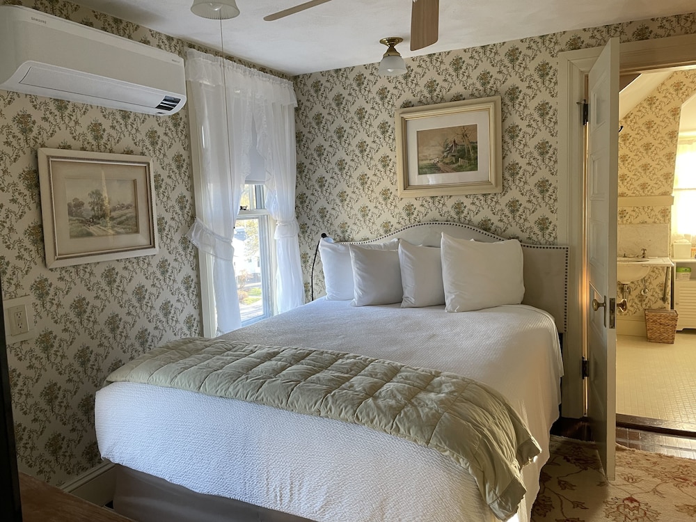 Moseley Cottage Inn & Town Motel - photo 42